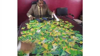 ضبط 754 بطاقة تموينية بحوزة صاحب مخبز بالفتح بغرض التلاعب