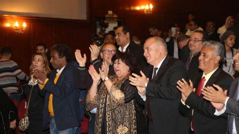 وزيرة الثقافة ومحافظ