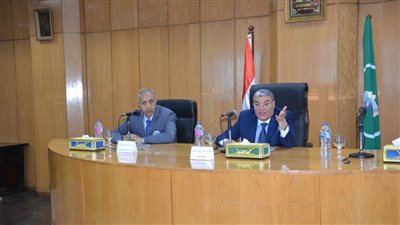 محافظ المنيا يشدد على وضع ماكينات الصراف الآلي بالقرى 