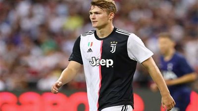 بسبب قيمته التسويقية..برشلونة ينفي تعاقده مع 