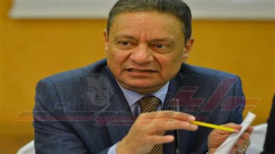 رئيس الوطنية للصحافة يتفقد اللجان الانتخابية بالأهرام