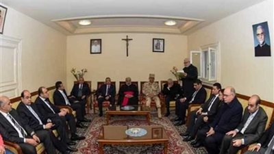 الشريف وشوقي وغنيم يهنئون الأقباط الكاثوليك بعيد الميلاد بالإسكندرية