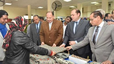 محافظ أسيوط يفتتح معرض الأسر المنتجة والمشروعات الصغيرة والمتناهية الصغر