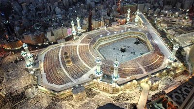 السعودية.. إغلاق الحرمين من العشاء للفجر لمواجهة كورونا
