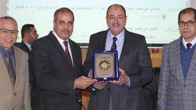 مجلس جامعة الأزهر يكرّم الدكتور أشرف عطية البدويهي