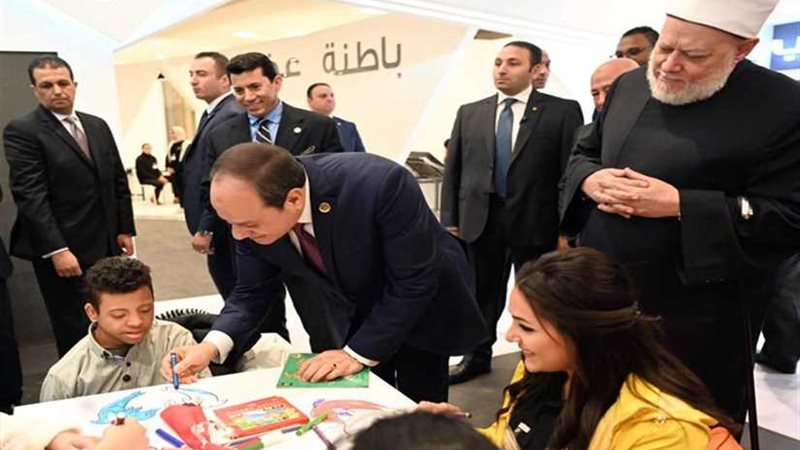 الرئيس السيسي يعرب