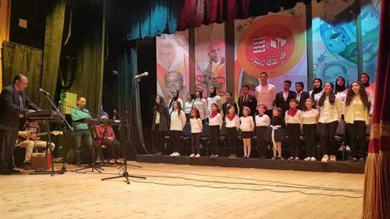 عروض فنية وتواشيح