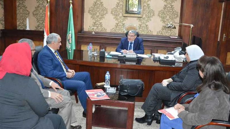 محافظ المنيا لوفد