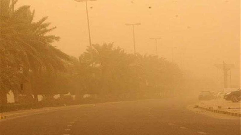 عواصف ترابية تضرب