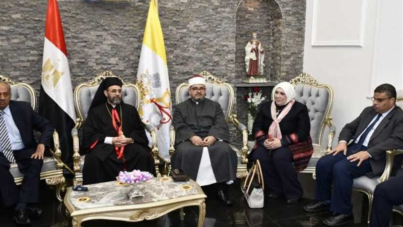 جامعة القناة تهنئ