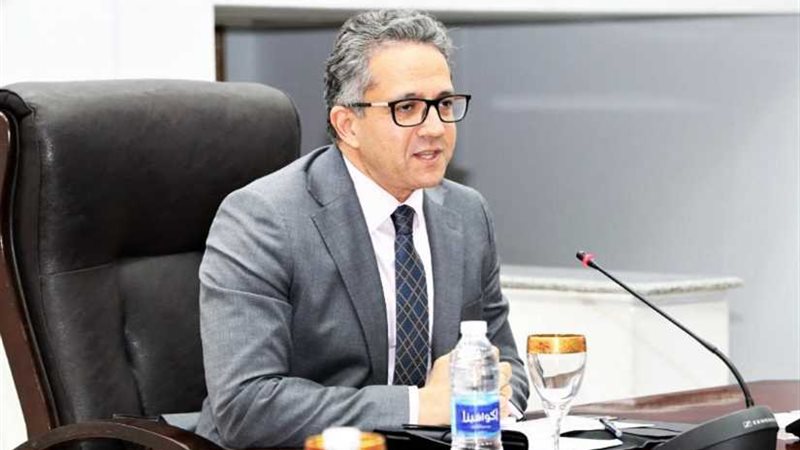 وزير السياحة والآثار