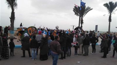 انطلاق مهرجان للفنون الشعبية على هامش ماراثون زايد الخيري بالسويس.. صور