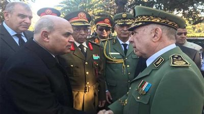 الفريق أول صدقي صبحي يغادر الجزائر عائدا للقاهرة