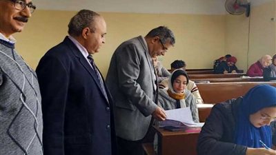 هدوء بلجان امتحانات نصف العام الدراسي بتجارة بنها