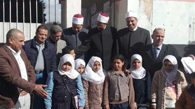 وكيل الأزهر يتفقد معهد الحسين للاطمئنان على سير الامتحانات