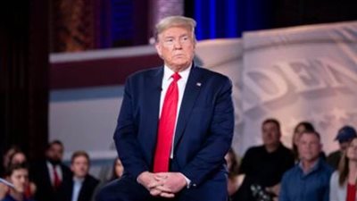 ترامب لا يستبعد تضرر الاقتصاد الأمريكي بفيروس 