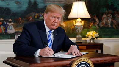 الرئيس الأمريكي يوقع على  قانون لإنفاق 3ر8 مليار دولار لمواجهة  كورونا