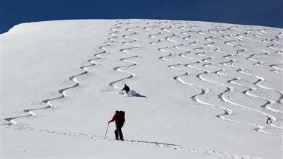 إصابة شخصين في انهيار ثلجي بسويسرا
