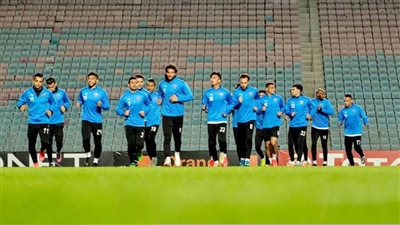 لاعبو الزمالك يبدأون الإحماء استعدادا للترجي