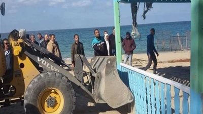 الإسكندرية تستكمل حملاتها لإزالة الإشغالات الحاجبة لرؤية البحر وتغرم المخالفين