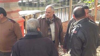 كراسي حديدية تنهي الأزمة.. هزة أرضية تثير القلق بـ”المنوفية“ (صور)