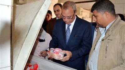 محافظ القليوبية يتفقد مستشفيات بنها ومشروعات بكفر شكر