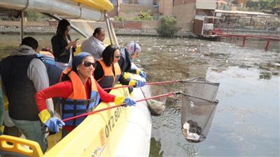 وزيرة البيئة تقود حملة لتنظيف نهر النيل احتفالًا باليوم العالمي للمرأة 