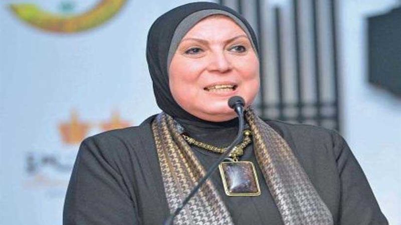 وزيرة التجارة تبحث