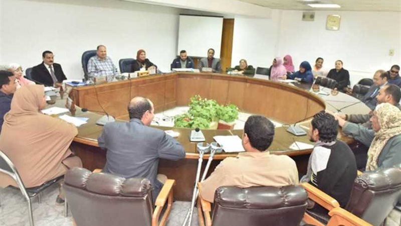 محافظ أسيوط يلتقي