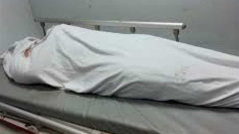 حاولت التمسك بمؤخرة