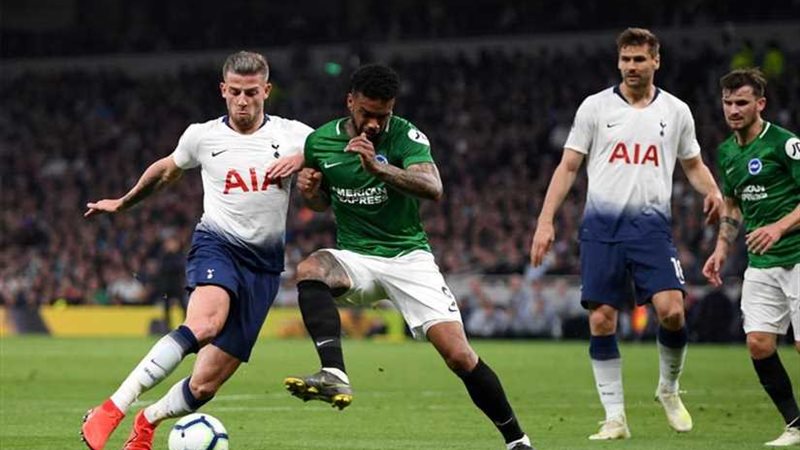 توتنهام يفوز على