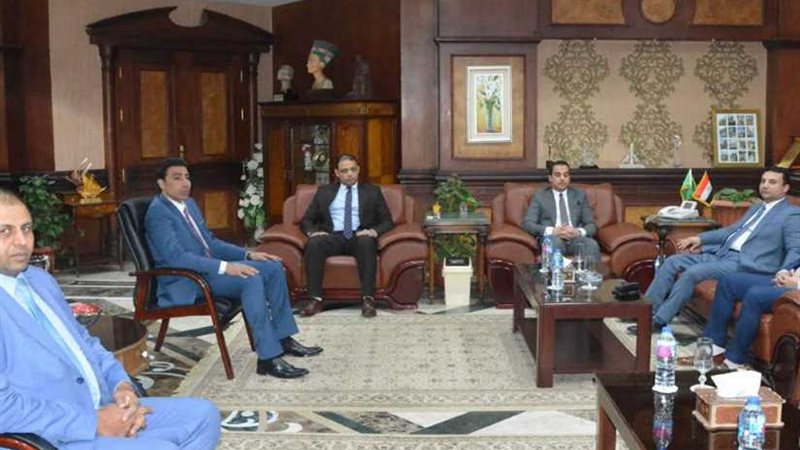 محافظ المنيا يستقبل