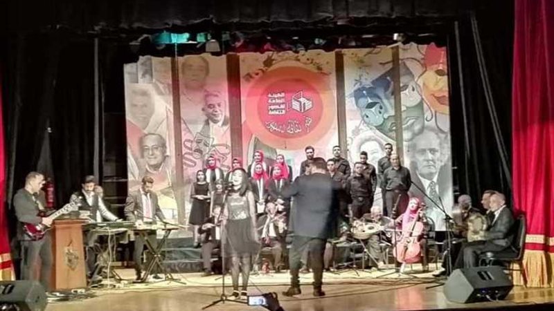 فرقة كفر الزيات تغنى