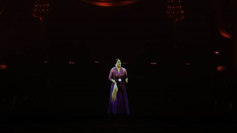 ام كلثوم بتقنية الهولوجرام