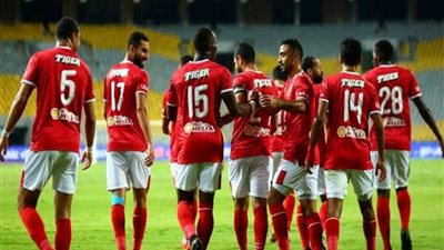 تعرّف على القنوات الناقلة ومواعيد مباريات كرة القدم.. اليوم السبت