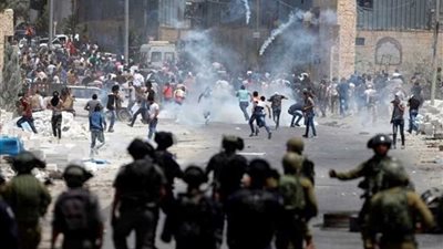 إصابة عشرات الفلسطينيين بالاختناق جراء اعتداء قوات الاحتلال الإسرائيلي
