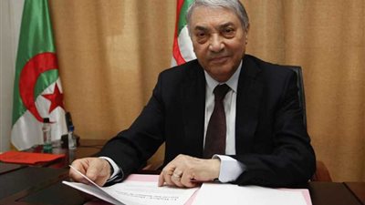 المرشح الرئاسي الجزائري الخاسر (بن فليس) يستقيل من رئاسة 