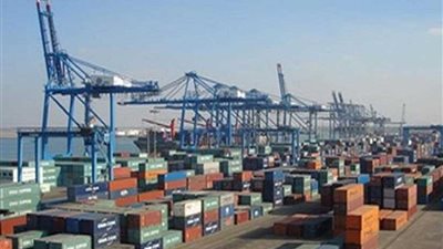 تداول 484 شاحنة بضائع بموانئ البحر الأحمر