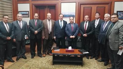 رئيس جامعة بني سويف يكرم وزير المالية