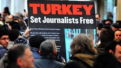 محكمة تركية تدين 7صحفيين معارضين بتهم إرهابية