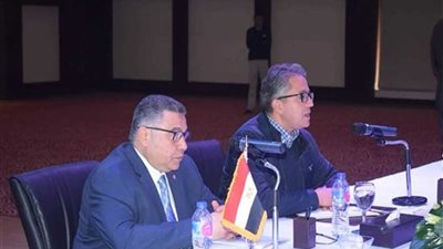 وزير السياحة والآثار يبحث مع مستثمري البحر الأحمر سبل تطوير القطاع السياحي
