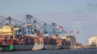 ميناء دمياط يستقبل 9 سفن للحاويات والبضائع العامة