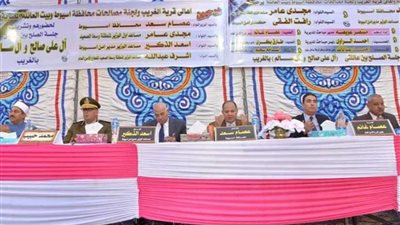 محافظ أسيوط يشهد إنهاء خصومة ثأرية بين عائلتين