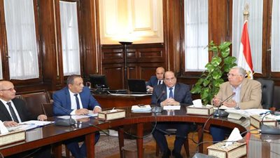 وزير الزراعة يبحث مع قيادات هيئة الإصلاح الزراعي الخدمات المقدمة للمزارعين