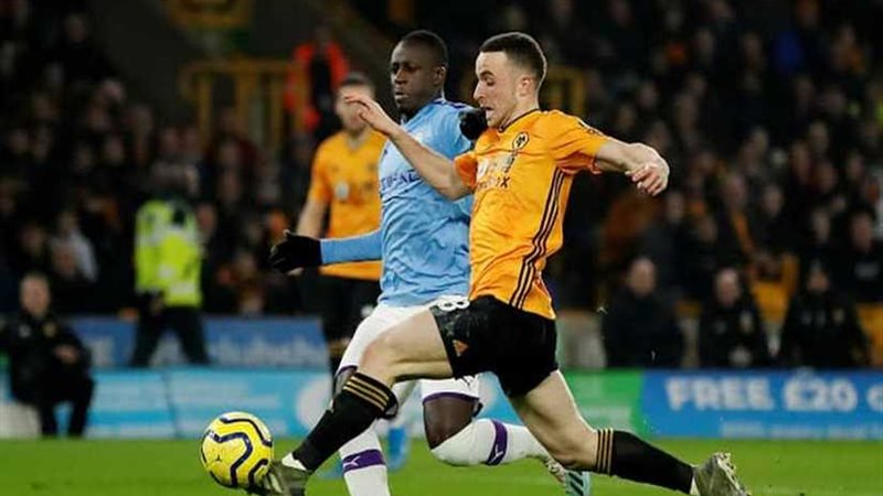 وولفرهامبتون يحطم