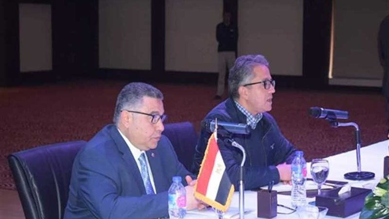 وزير السياحة والآثار