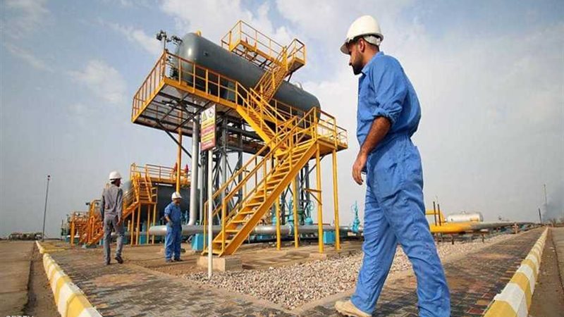 متظاهرون يغلقون حقل