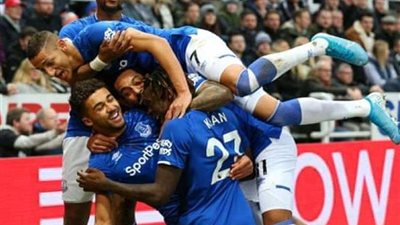 إيفرتون يفوز على نيوكاسل 2-1 في ثاني انتصاراته تحت قيادة أنشيلوتي