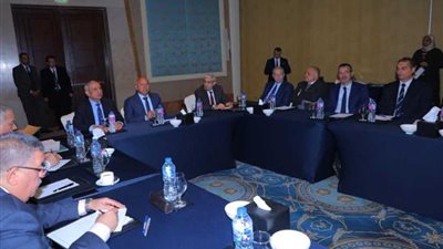 وزير النقل يلتقي لجنة دراسة المخطط الشامل للموانئ البحرية المصرية وفقا لرؤية مصر 2030