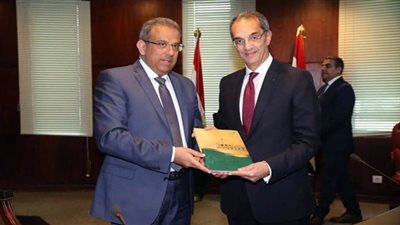 وزير الاتصالات يقبل استقالة رئيس البريد 